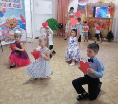 Праздник "День мамы" Праздник "День мамы".